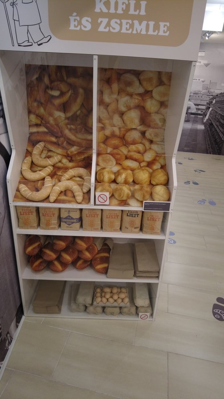 Kifli és zsemle polc